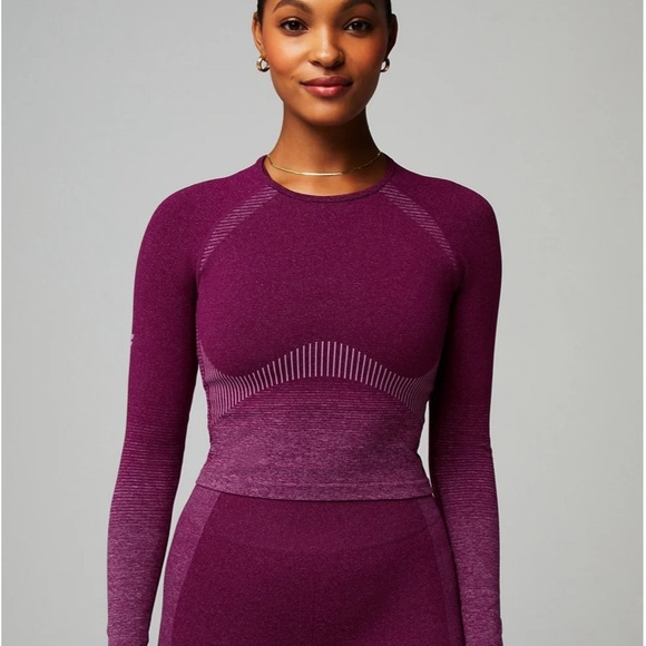 Fabletics two piece Seamless Sport Stripe Top and Bottom - Picture 4 of 5